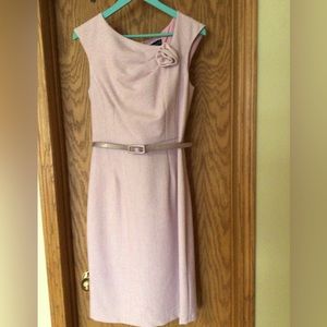 Women’s size 10 fitted, cap sleeved, pastel pink dress.
